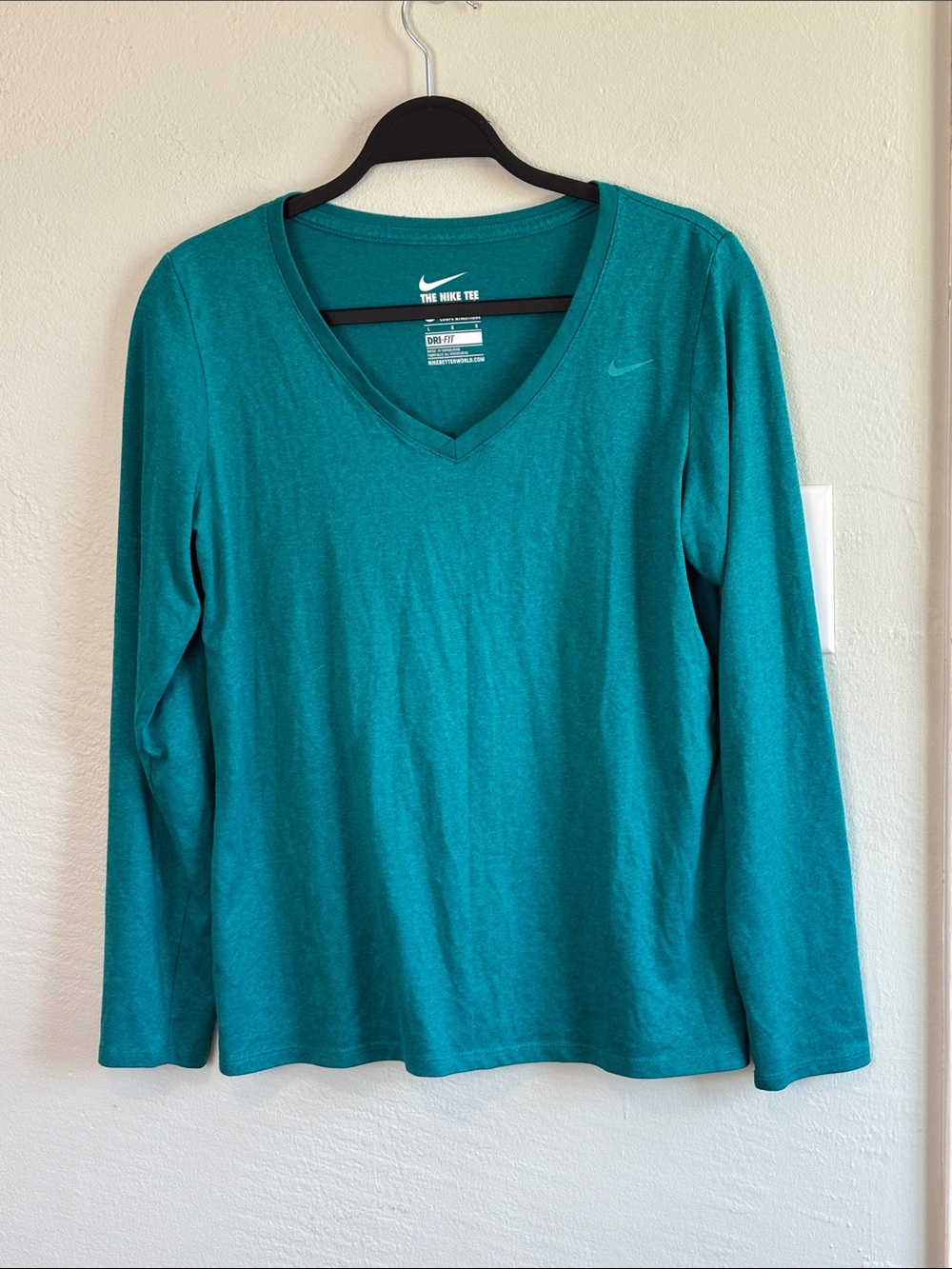 Bundle 2/$30! Nike Women's Teal V-Neck Long Sleeve Tee - Solid Teal